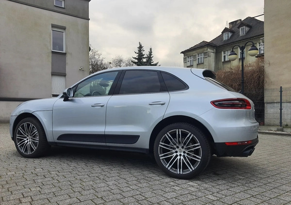 Porsche Macan cena 175000 przebieg: 99000, rok produkcji 2016 z Poznań małe 301